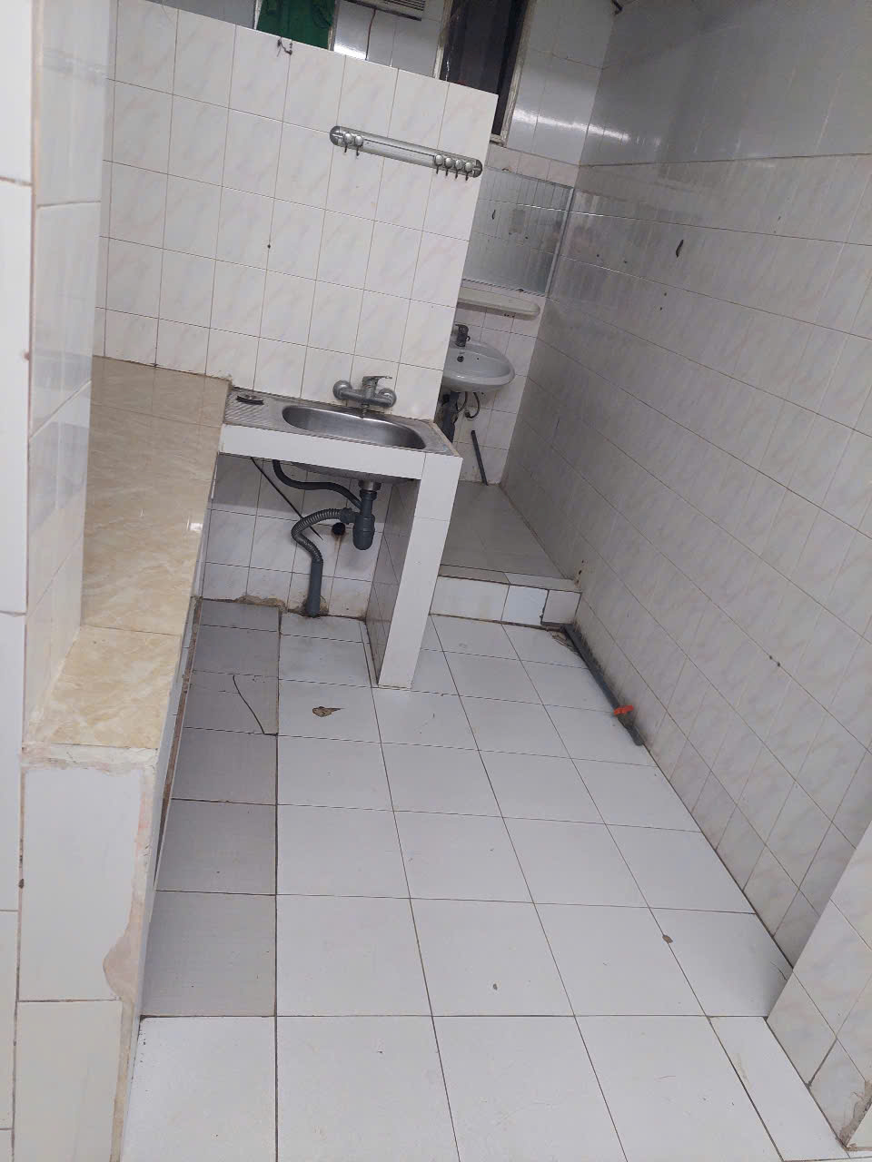 Cho thuê nhà Tập thể B9 Kim Liên, 3 tầng, 12 Triệu vừa ở vừa kinh doanh, ô tô đỗ trước nhà - Ảnh 4